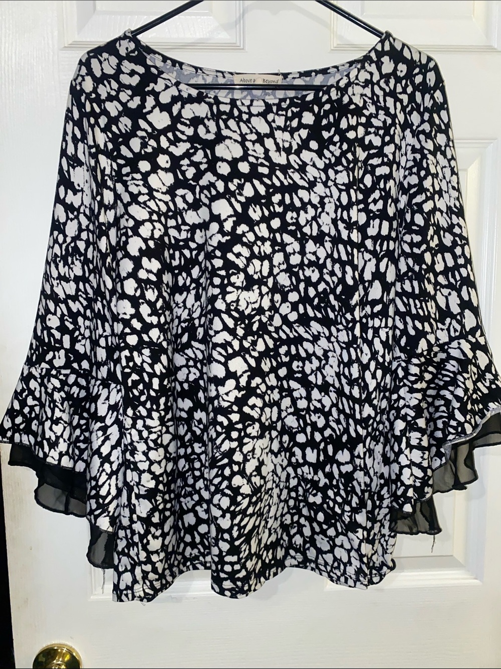 Black & White Abstract Print Ruffle Sleeve Blouse